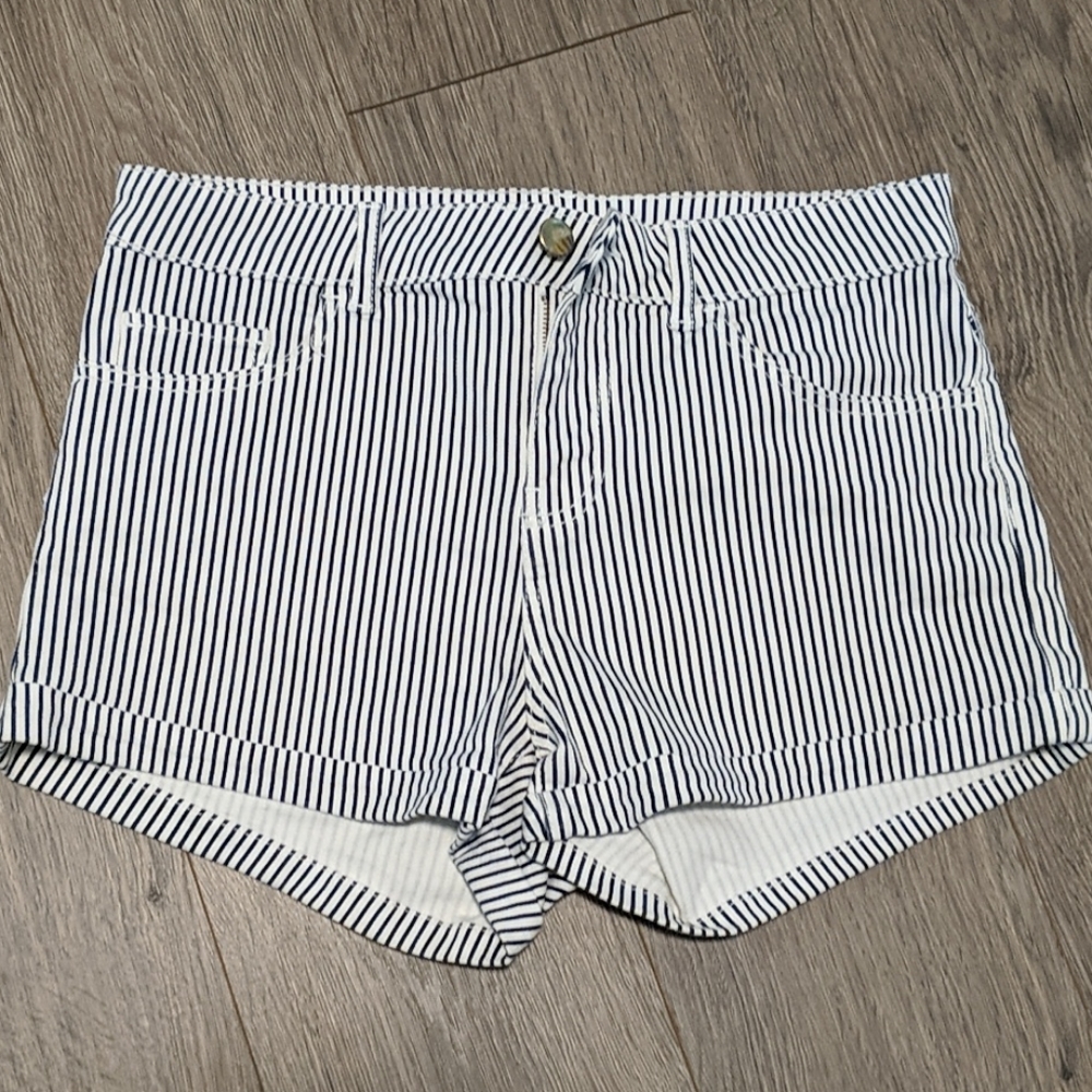 LAST CHANCE striped shorts - Picture 1 of 4
